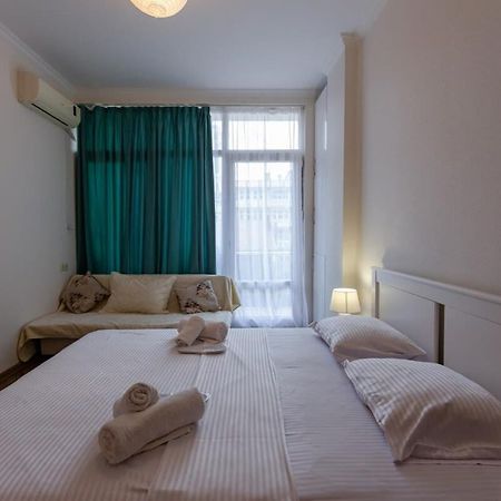 Cozy Studio Apartment In The Heart Of Batum Batumi Exterior foto