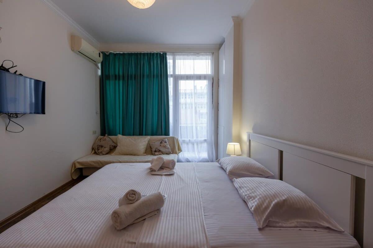 Cozy Studio Apartment In The Heart Of Batum Batumi Exterior foto